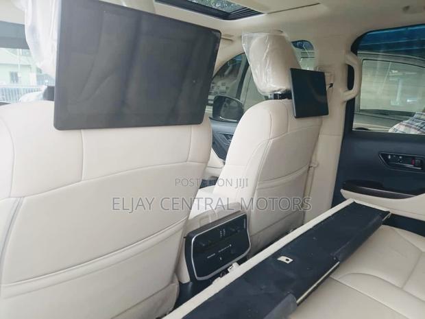 New Toyota Land Cruiser LC300 2024 White