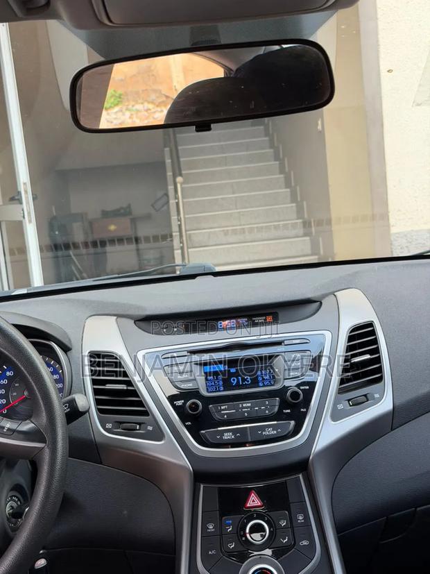 Hyundai Elantra 2015 Red