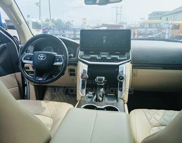 Toyota Land Cruiser 4.0 V6 GX-R 2015 White