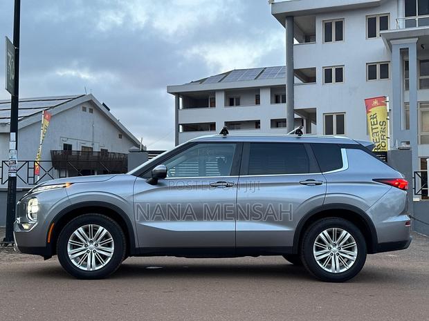 Mitsubishi Outlander SEL 2022 Silver