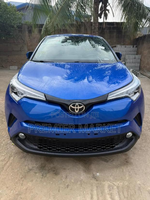 Toyota C-HR LE FWD 2019 Blue