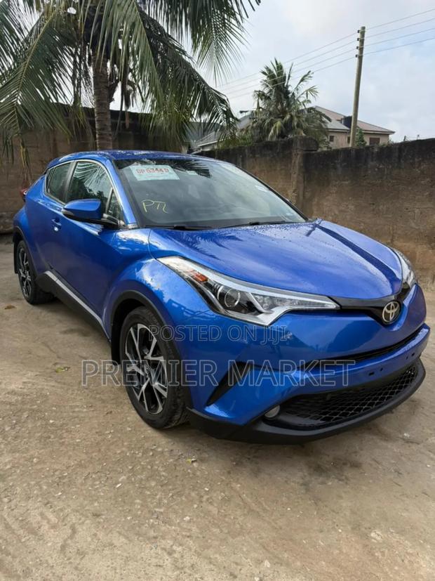 Toyota C-HR LE FWD 2019 Blue