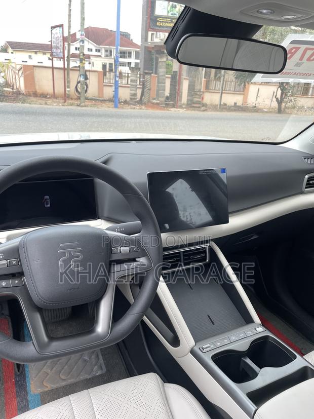 New BYD Yuan Up 45 kWh FWD 2024 Off white