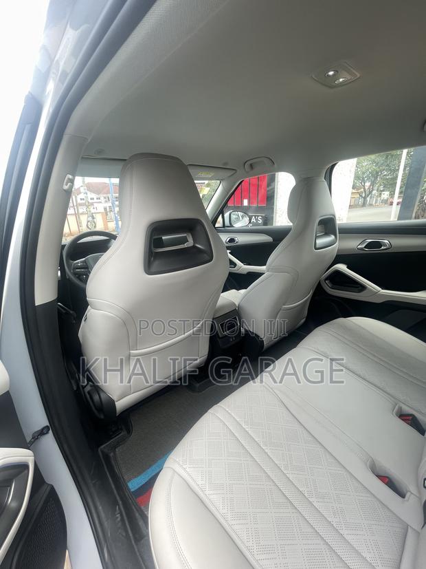 New BYD Yuan Up 45 kWh FWD 2024 Off white