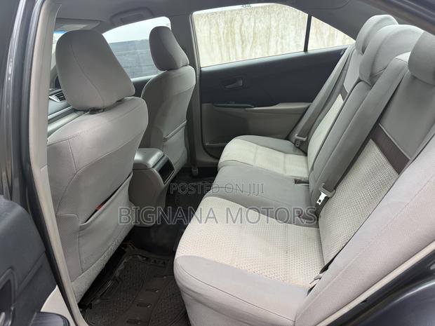 Toyota Camry LE 4dr Sedan (2.5L 4cyl 6A) 2013 Gray