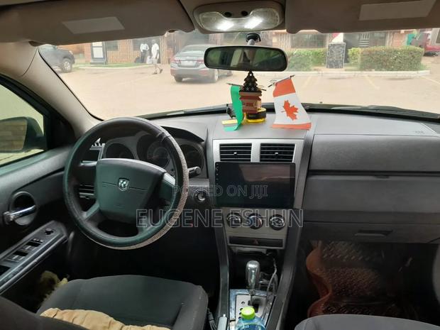 Dodge Avenger 2010 Green