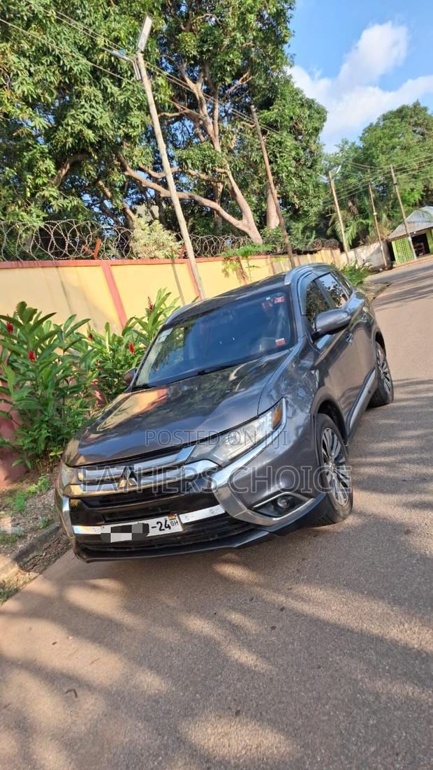 Mitsubishi Outlander SE AWC 2019 Gray