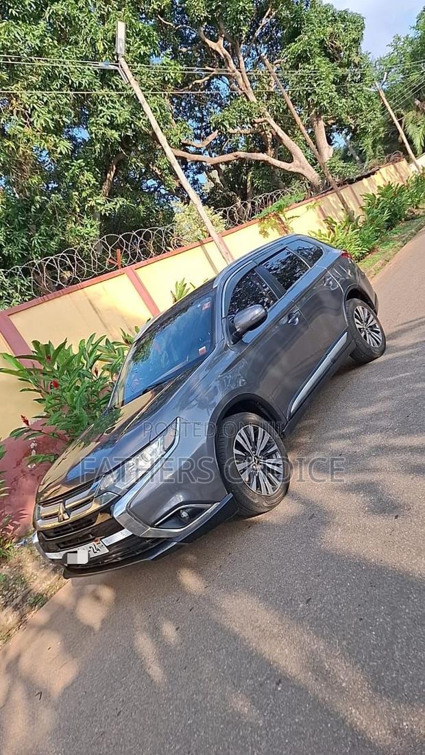 Mitsubishi Outlander SE AWC 2019 Gray