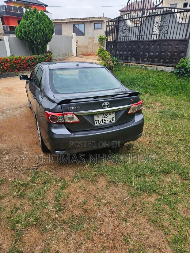 Toyota Corolla 2012 Gray