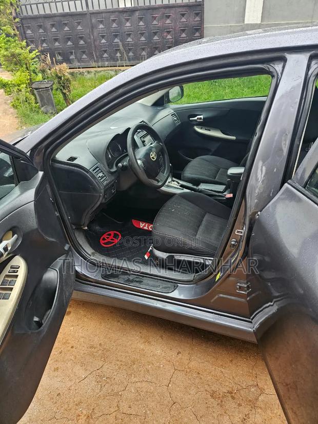 Toyota Corolla 2012 Gray