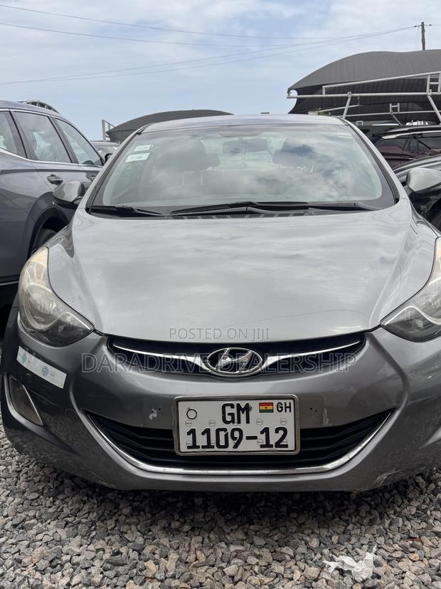 Hyundai Elantra GLS Sedan FWD (1.8L 4cyl 6A) 2013 Gray