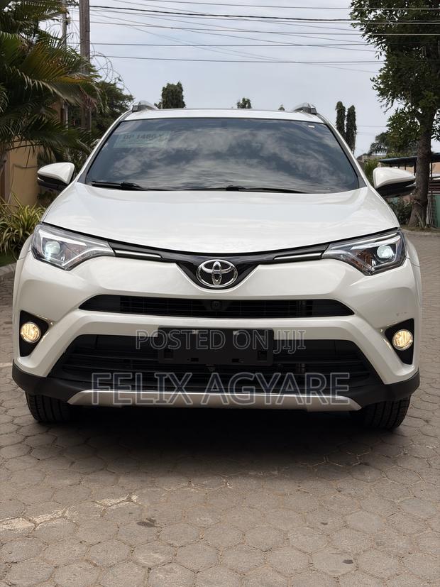 Toyota RAV4 2018 White