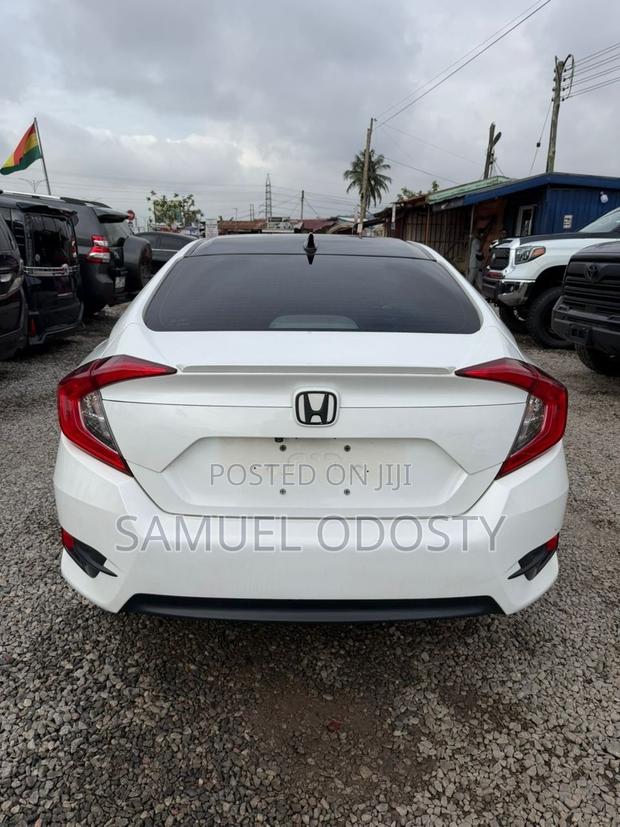 Honda Civic Touring 4dr Sedan (1.5L 4cyl) 2016 White