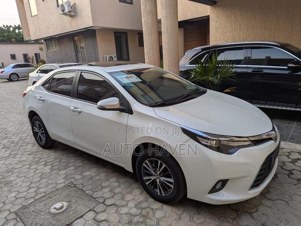 Toyota Corolla LE Eco Plus 4dr Sedan (1.8L 4cyl CVT) 2016 White