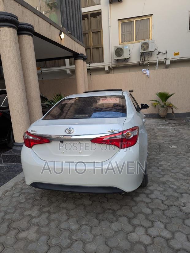 Toyota Corolla LE Eco Plus 4dr Sedan (1.8L 4cyl CVT) 2016 White