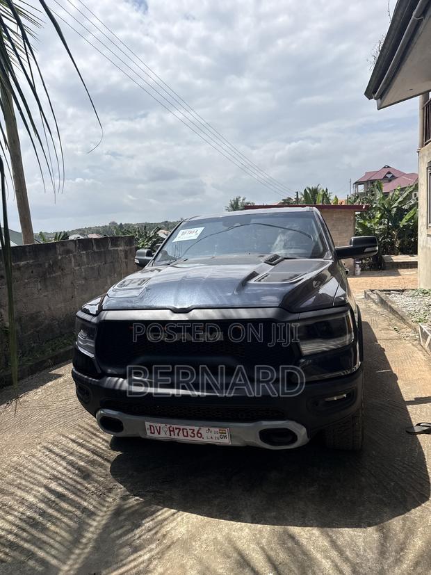 RAM 1500 2019 Gray