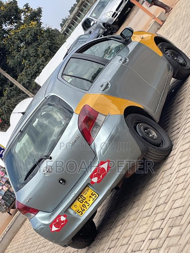 Toyota Yaris 2010 Gray