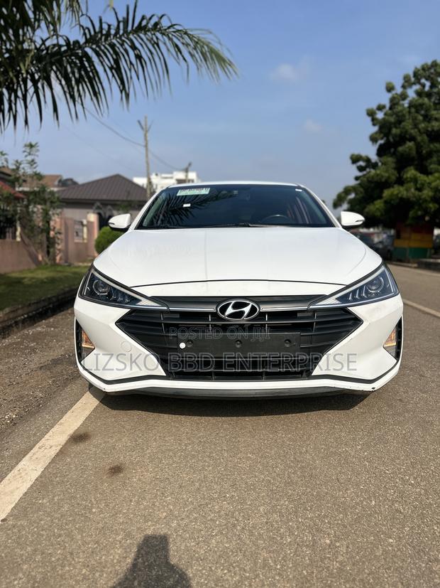 Hyundai Elantra 2019 White