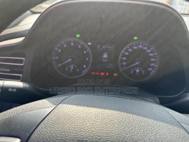 Hyundai Elantra 2019 White