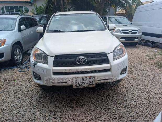 Toyota RAV4 2012 White
