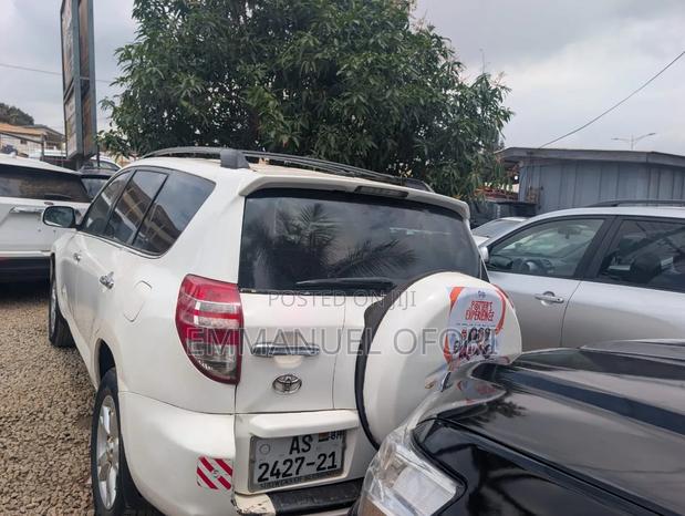 Toyota RAV4 2012 White