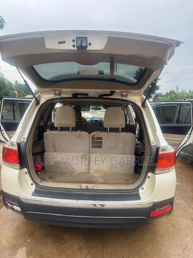 Toyota Highlander 2012 Silver