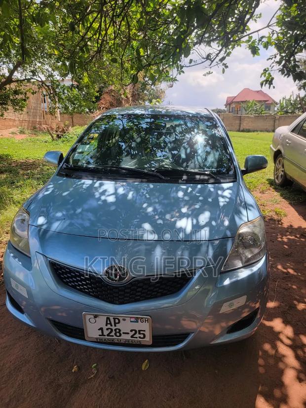 Toyota Belta 2010 Blue