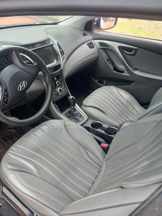 Hyundai Elantra SE Sedan FWD (1.8L 4cyl 6A) 2016 Silver