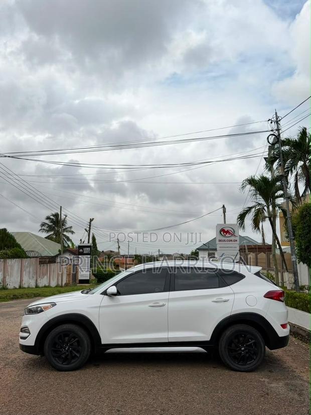 Hyundai Tucson SE AWD 2018 White