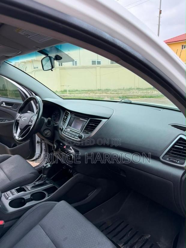 Hyundai Tucson SE AWD 2018 White