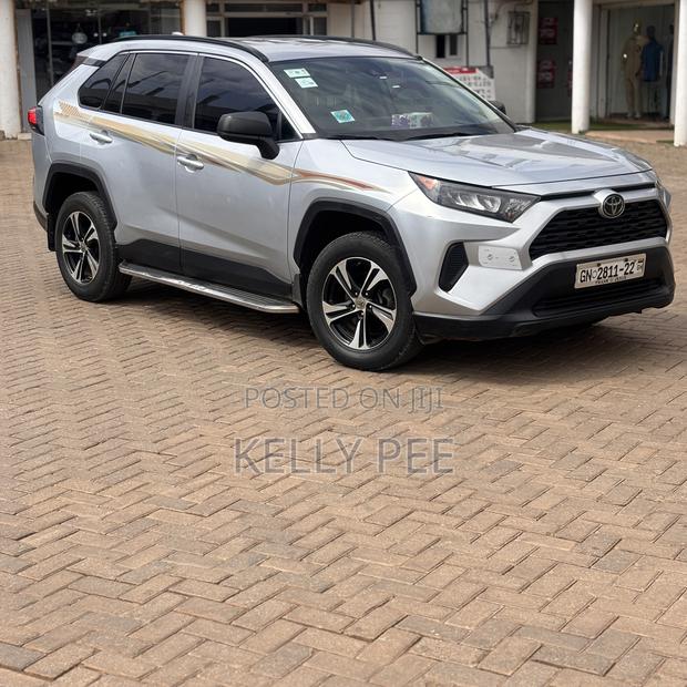 Toyota RAV4 LE AWD 2020 Silver