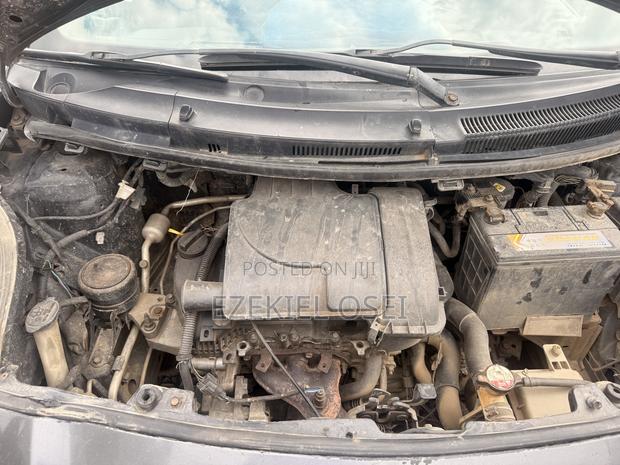 Toyota Vitz 1.3 AWD 3dr 2010 Gray