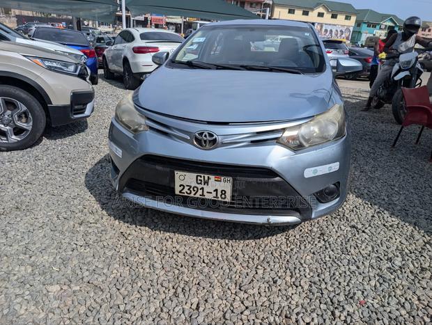 Toyota Yaris 2017 Blue