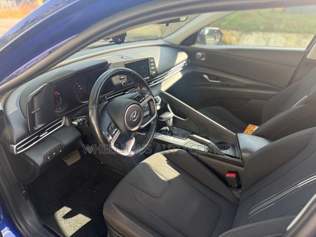 Hyundai Elantra SEL 2021 Blue