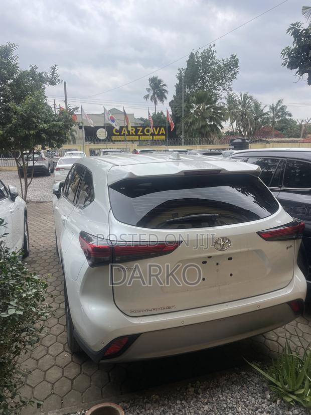 Toyota Highlander XLE AWD 2024 White