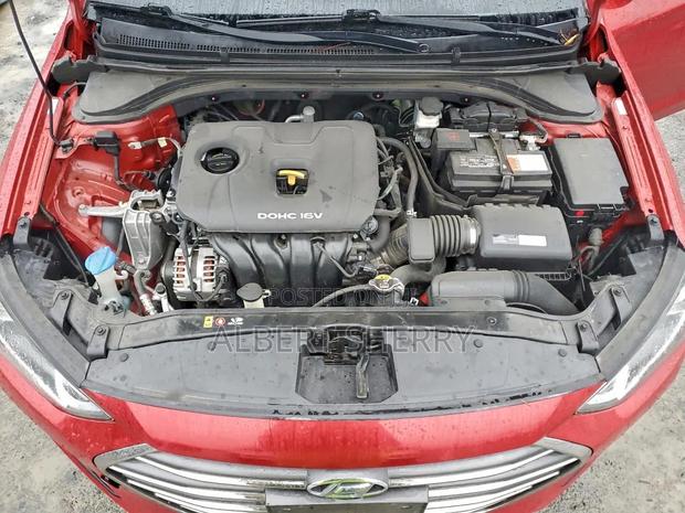 Hyundai Elantra 2017 Red