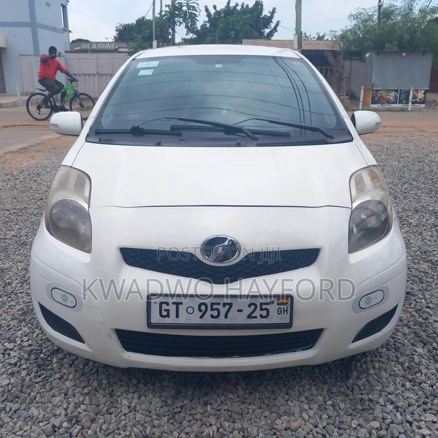 Toyota Vitz 2010 White