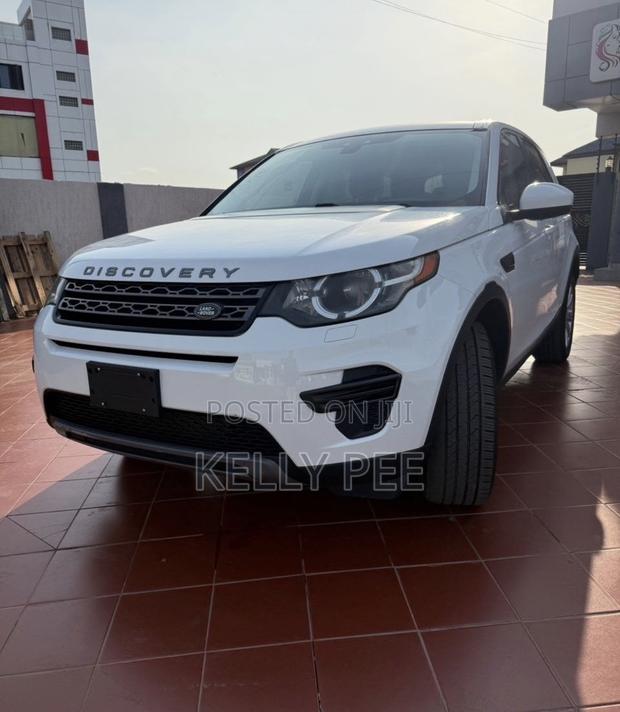 Land Rover Discovery 2016 White