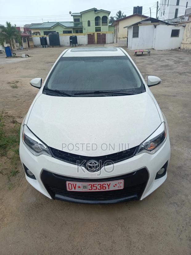 Toyota Corolla 2015 White
