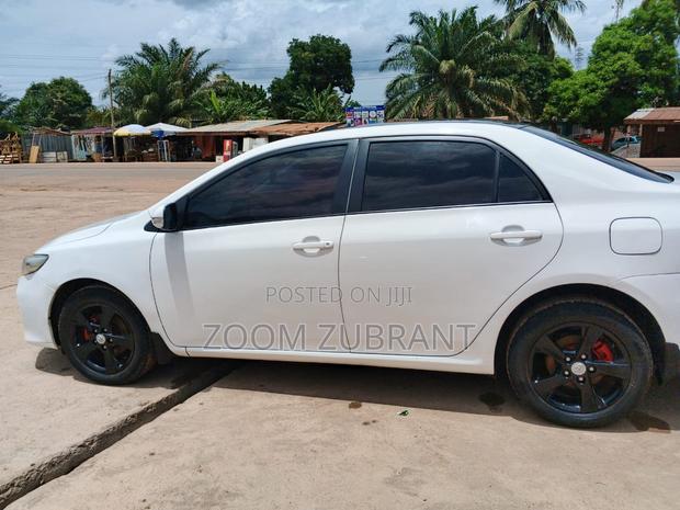 Toyota Corolla 2010 White