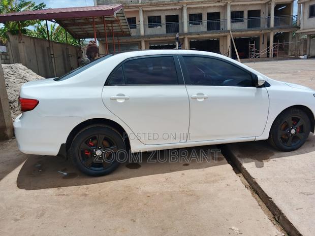 Toyota Corolla 2010 White