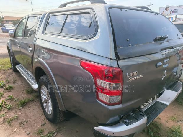 Mitsubishi L200 2018 Silver