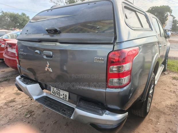 Mitsubishi L200 2018 Silver