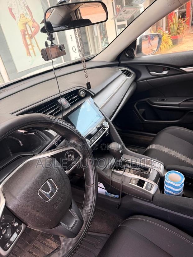 Honda Civic LX 4dr Sedan (2.0L 4cyl) 2016 White