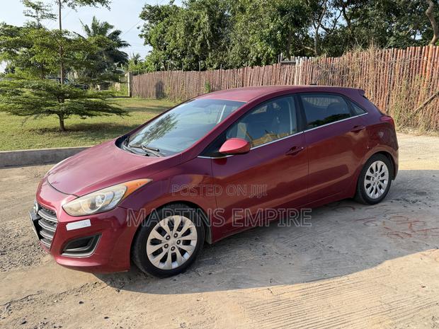 Hyundai Elantra SE Sedan FWD (1.8L 4cyl 6M) 2016 Red
