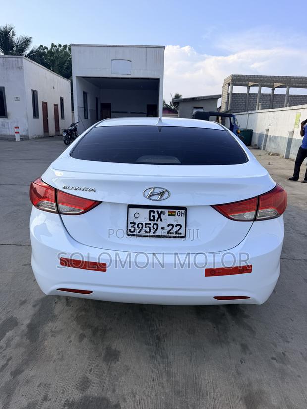 Hyundai Elantra 2013 White