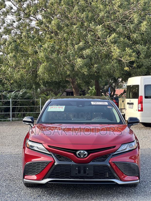 Toyota Camry XSE 2021 Red