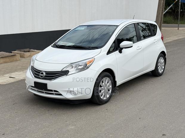 Nissan Versa 1.6 SV 2016 White