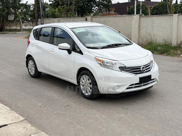 Nissan Versa 1.6 SV 2016 White