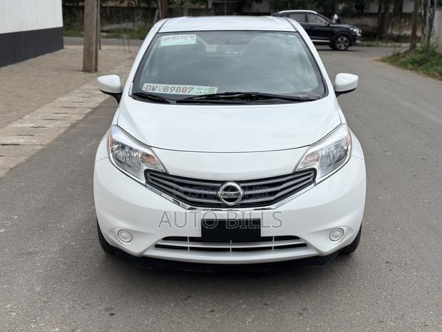 Nissan Versa 1.6 SV 2016 White
